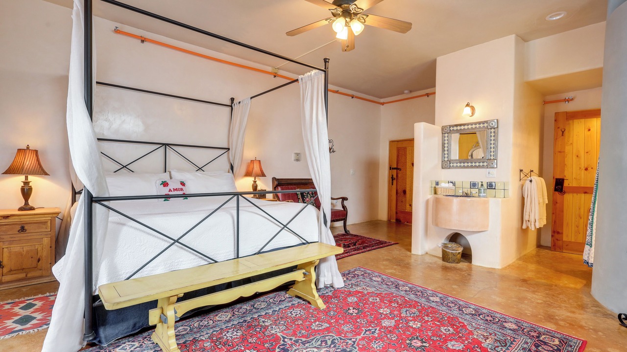 Photo of Bathroom in Cerrillos