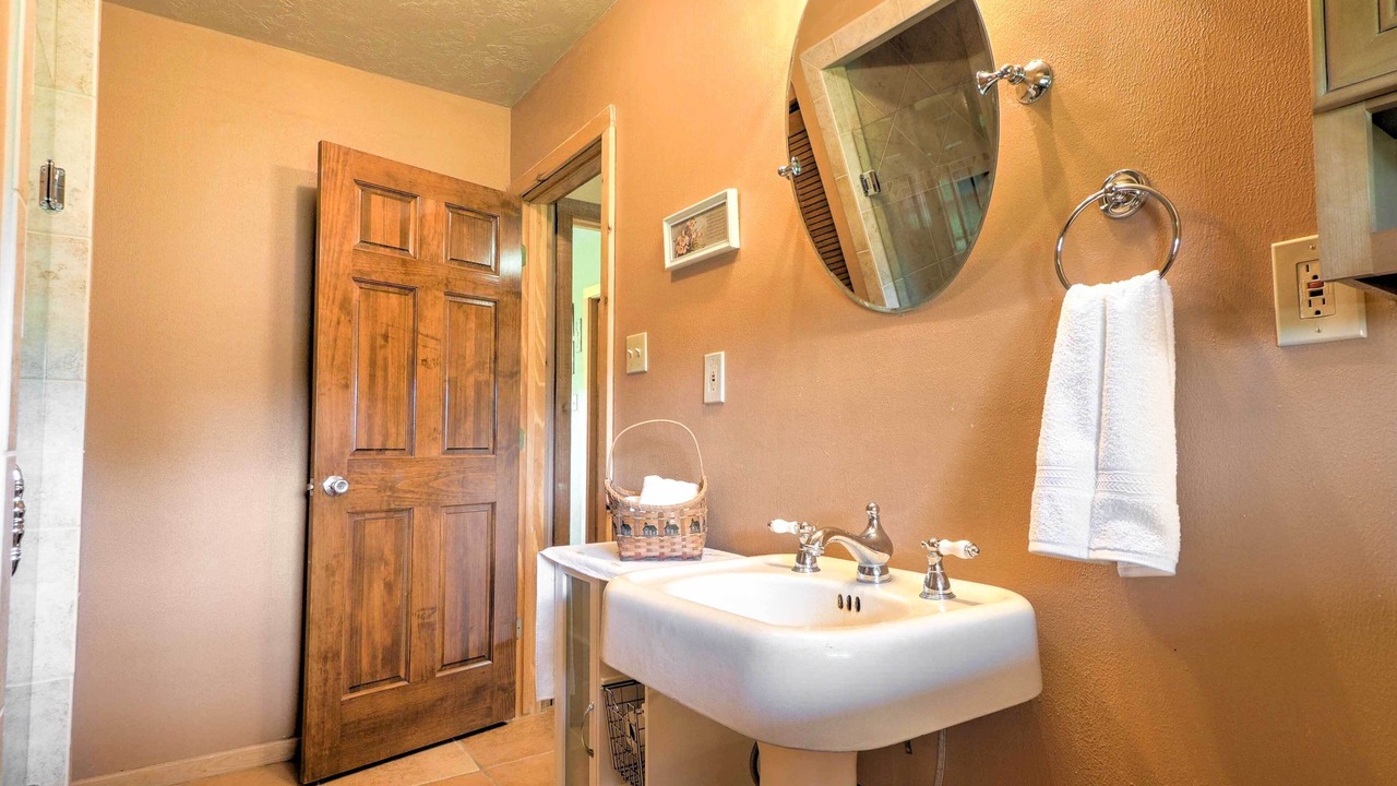Photo of Bathroom in Carmine