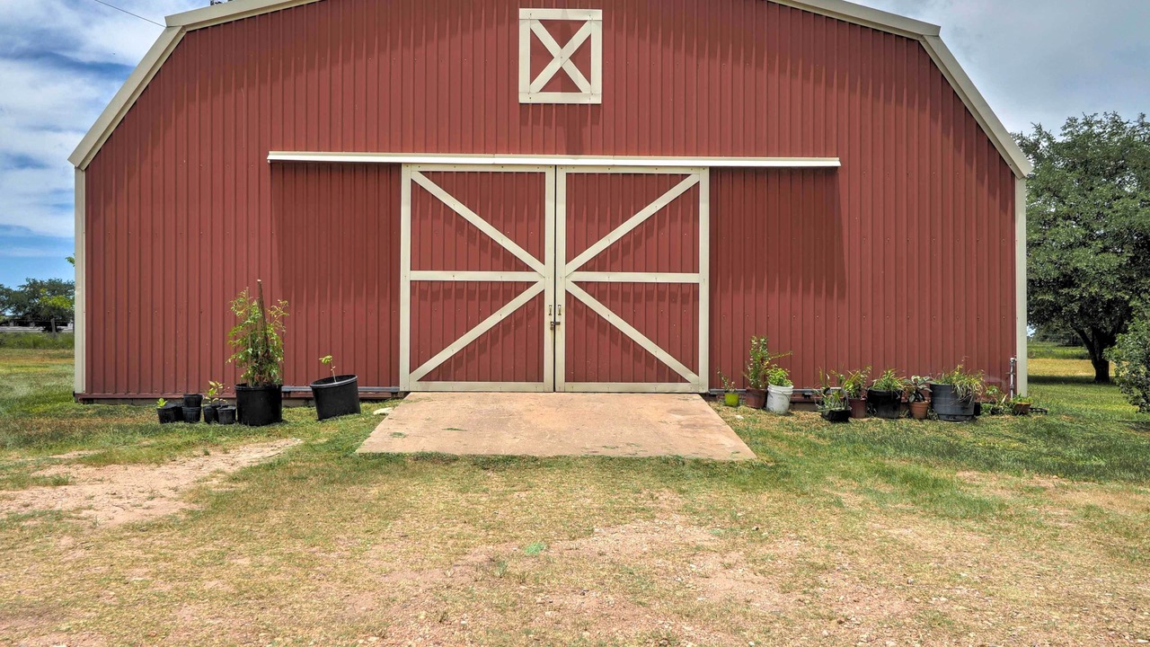 Photo of Outdoor in Carmine
