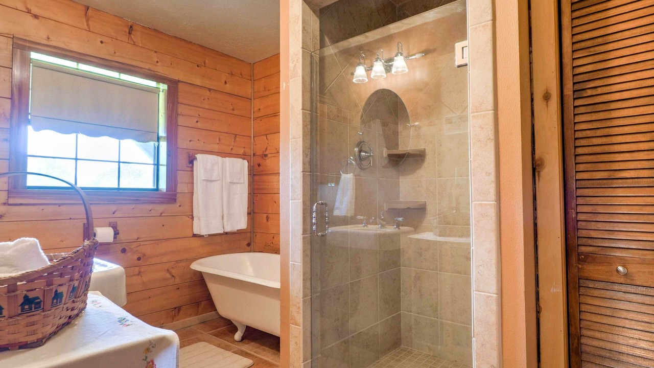 Photo of Bathroom in Carmine