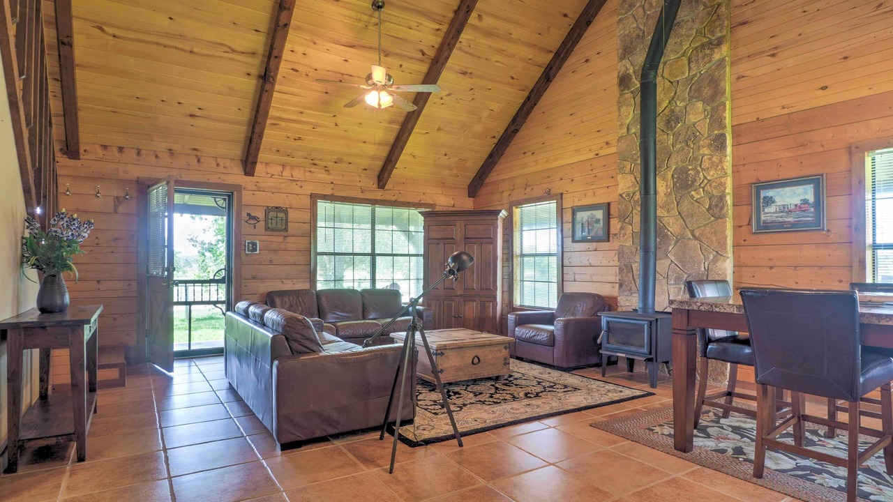 Photo of Livingroom in Carmine