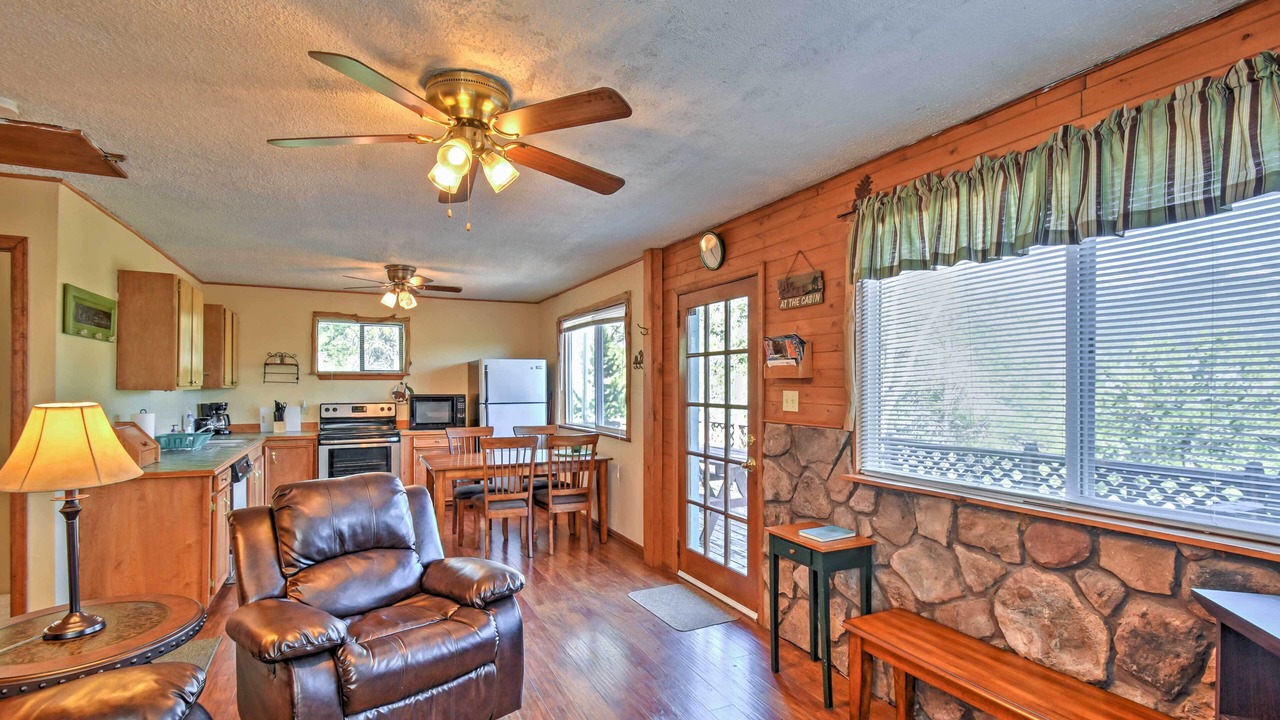 Photo of Livingroom in Rainbow Valley