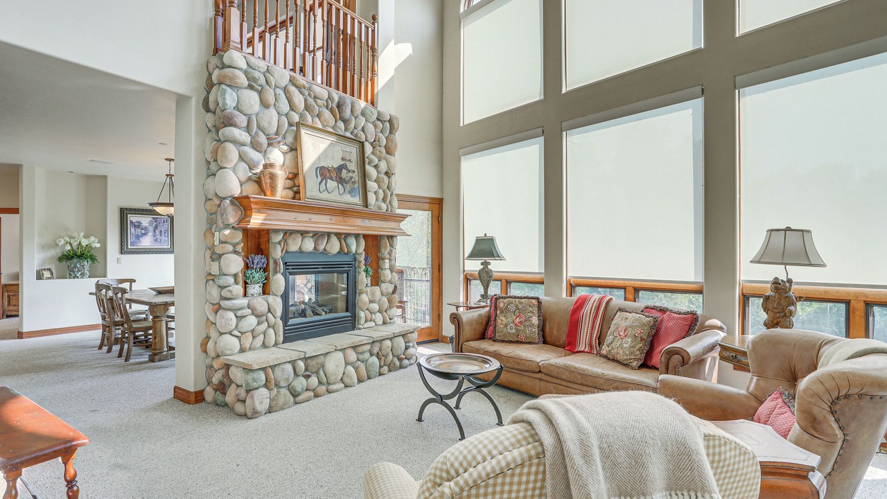 Photo of Livingroom in Edwards
