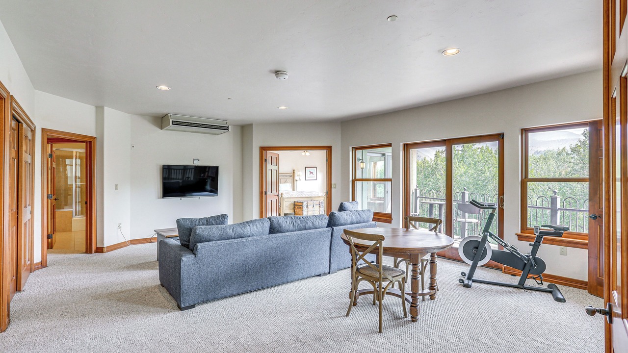 Photo of Bedroom in Edwards