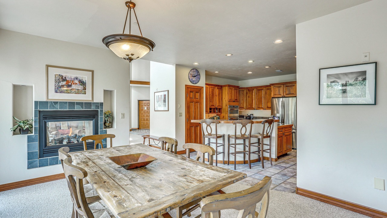 Photo of Livingroom in Edwards