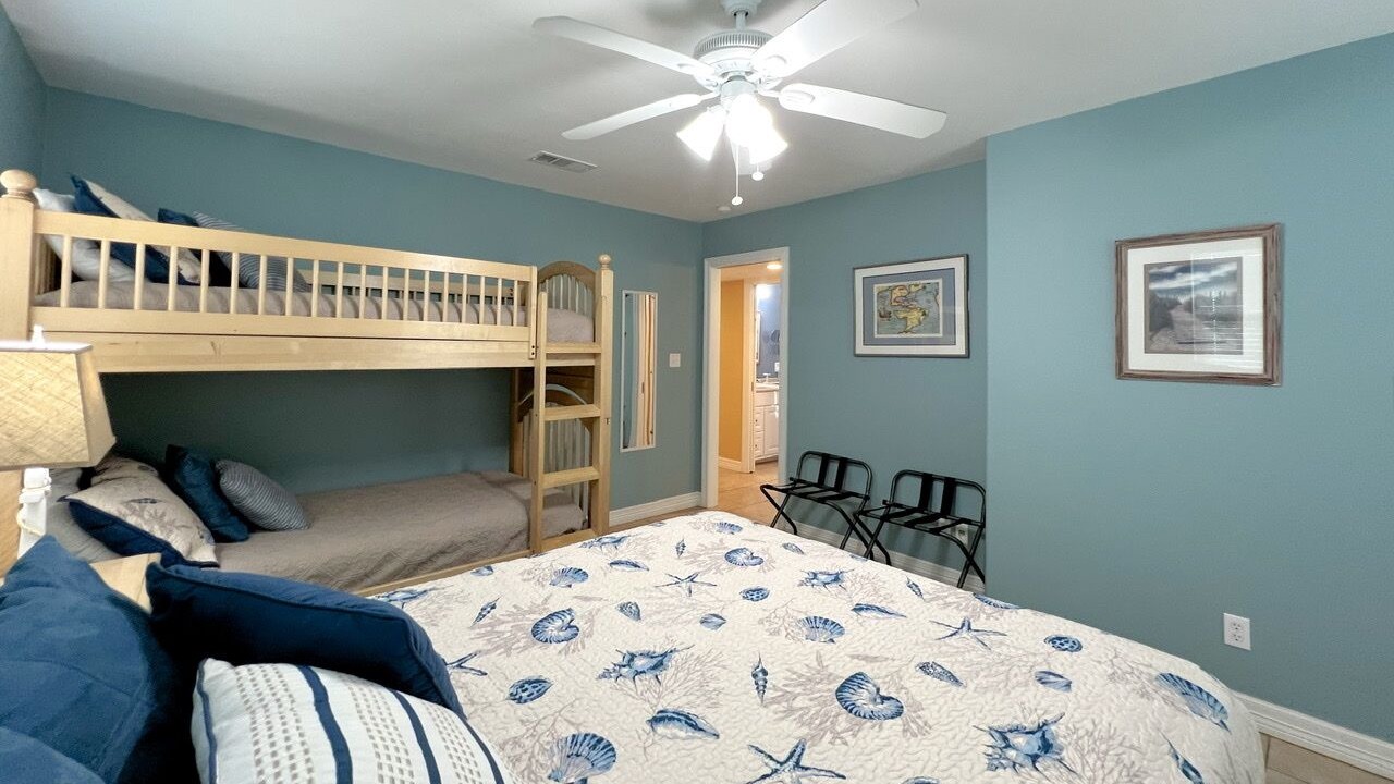 Photo of Bedroom in Port Bolivar
