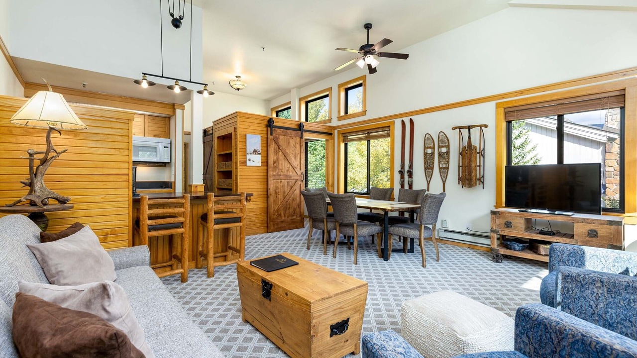 Photo of Livingroom in Mountain House