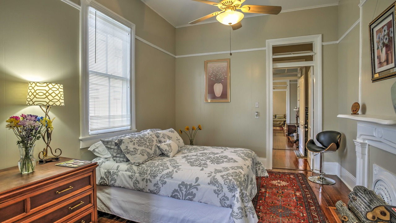 Photo of Bedroom in Black Pearl