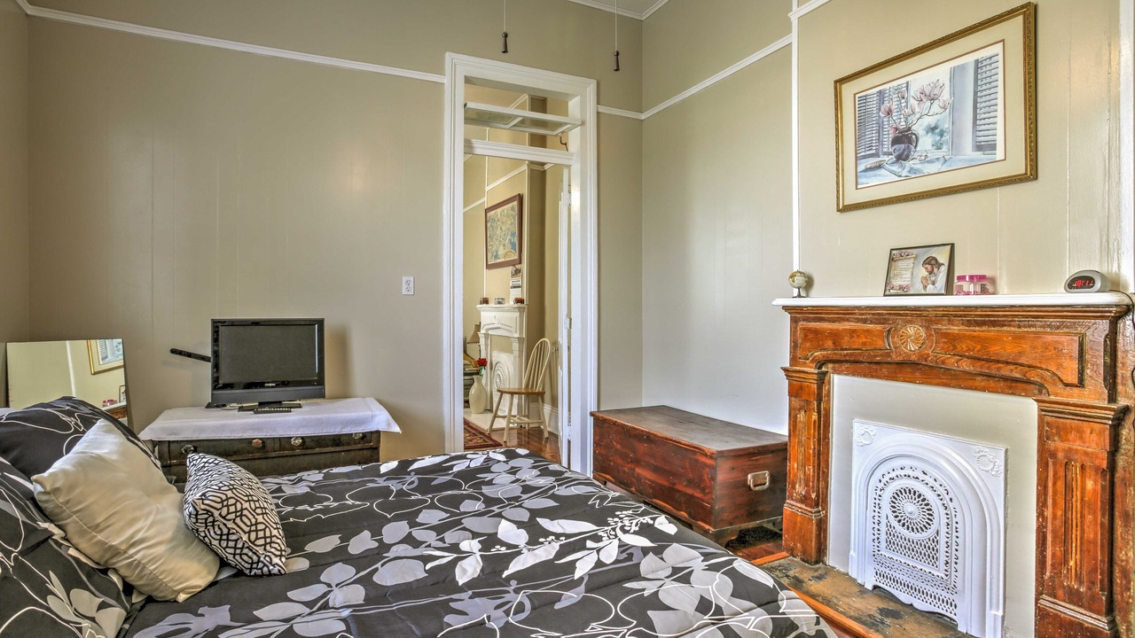 Photo of Bedroom in Black Pearl