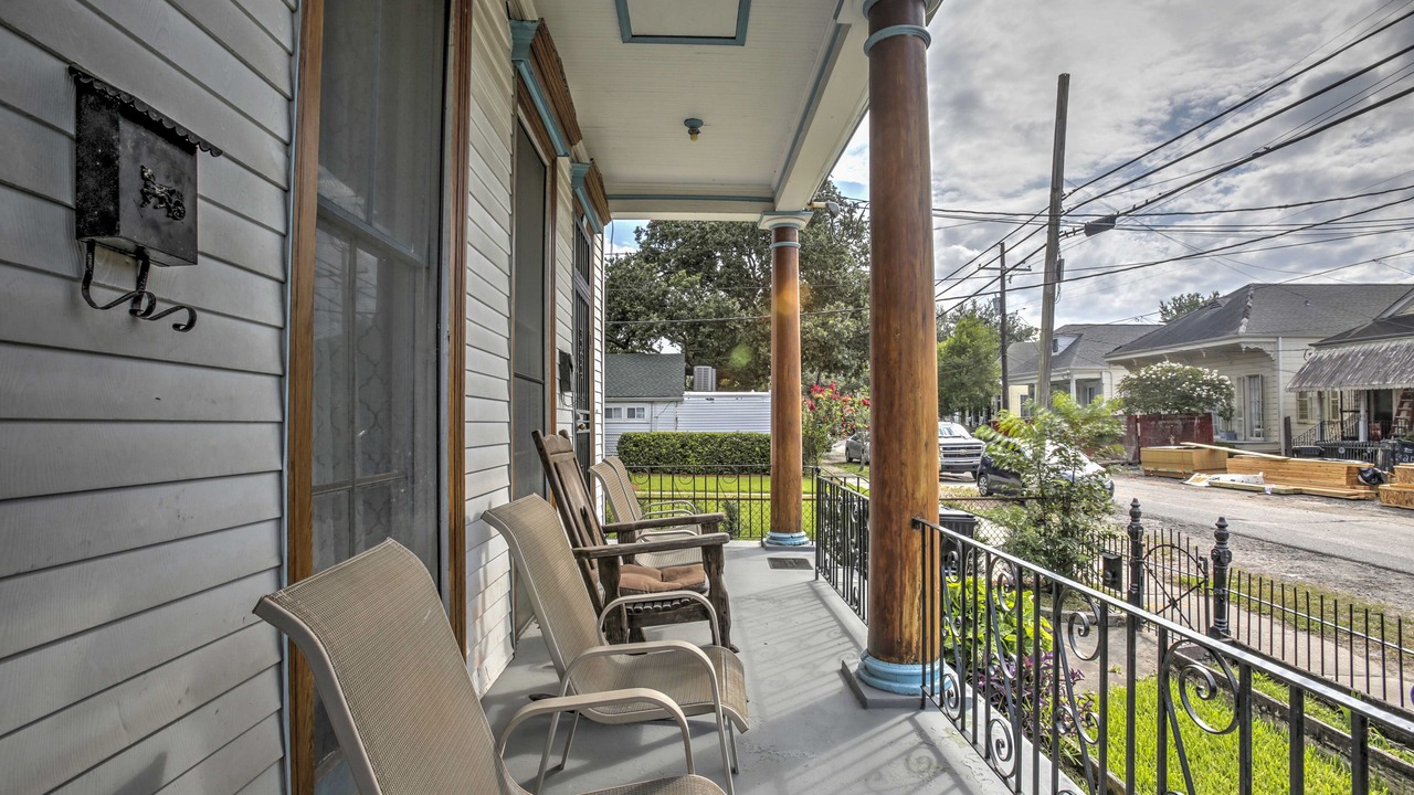 Photo of Outdoor in Black Pearl