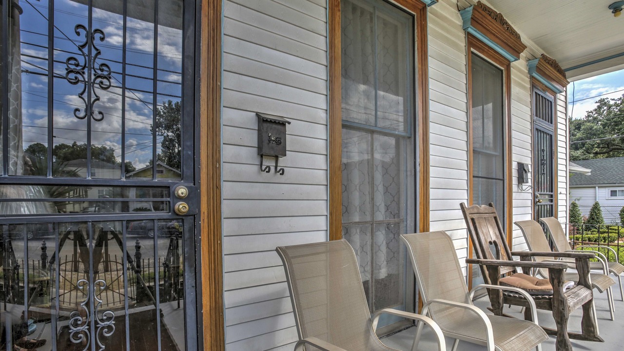 Photo of Outdoor in Black Pearl