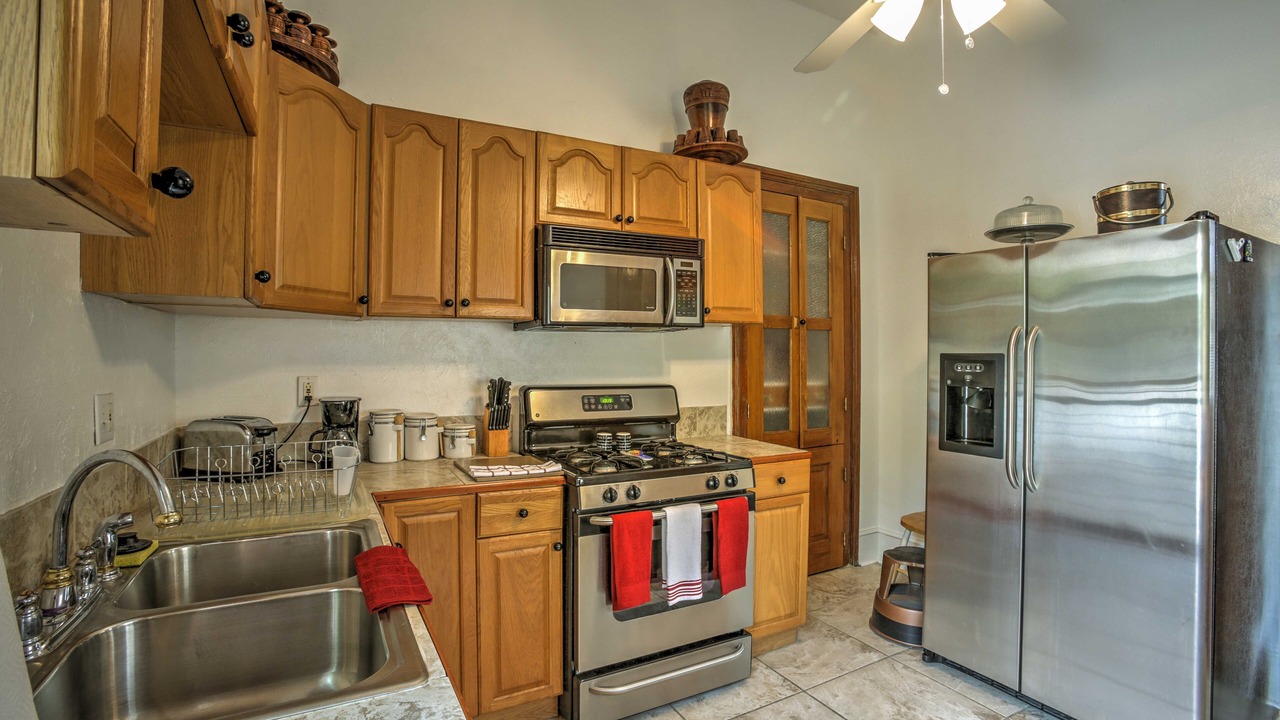 Photo of Kitchen in Black Pearl