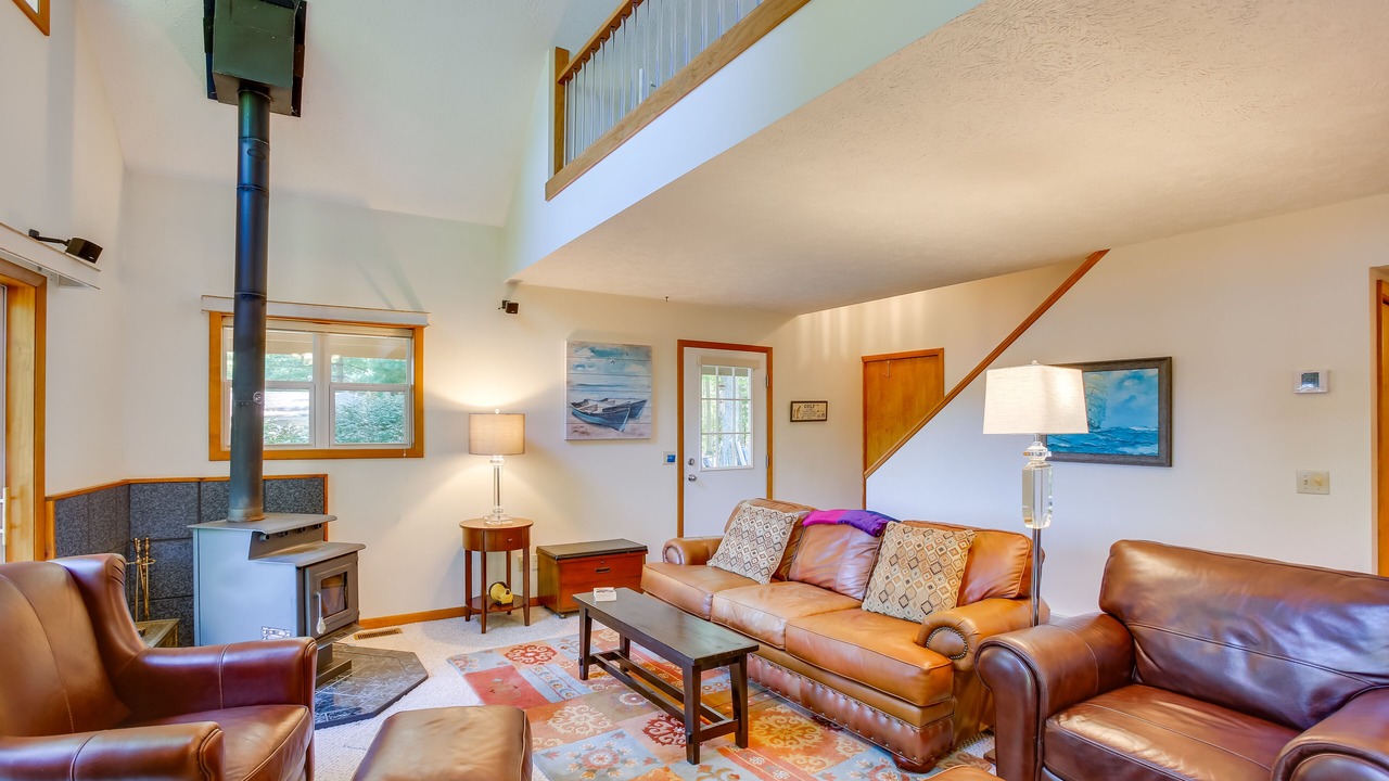 Photo of Livingroom in Interlochen