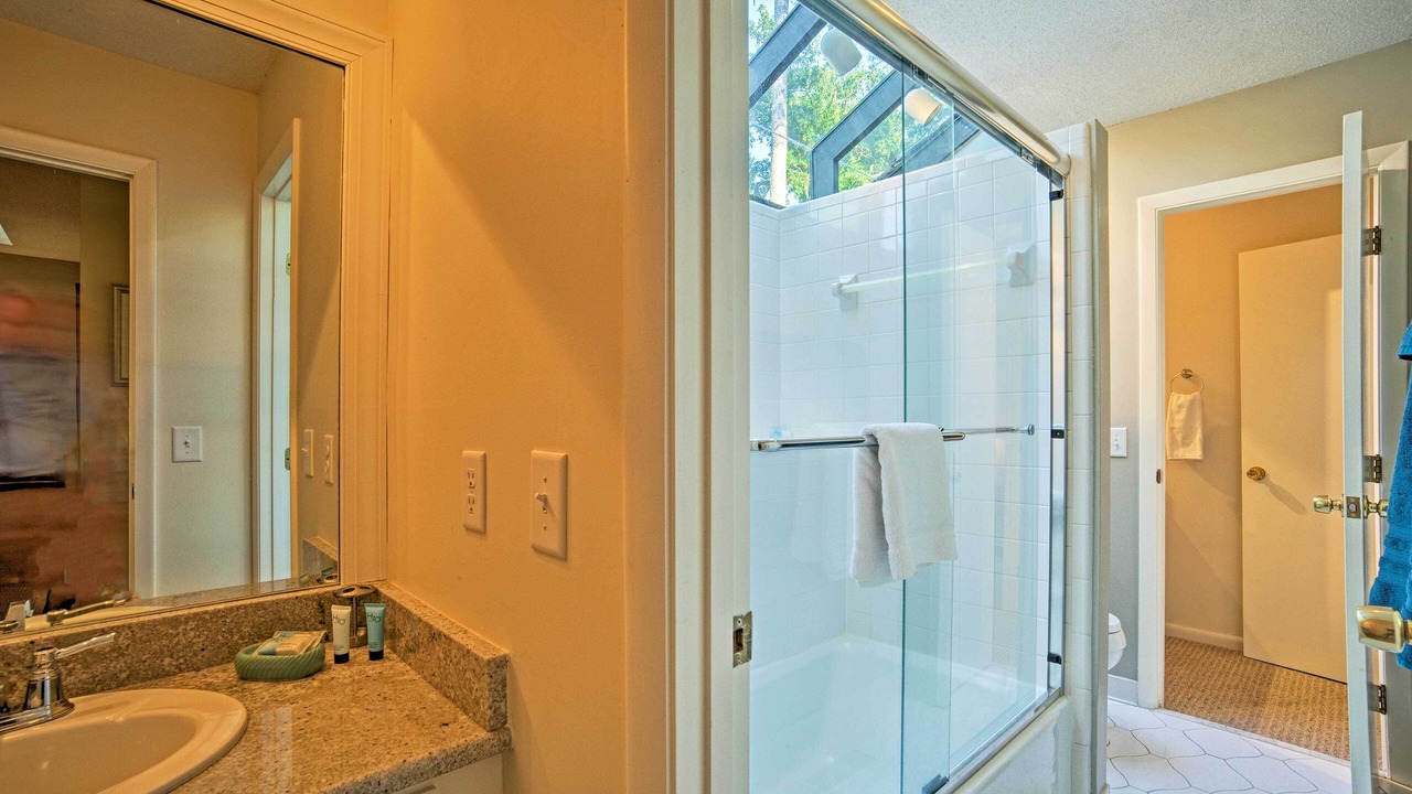 Photo of Bathroom in Shipyard Plantation