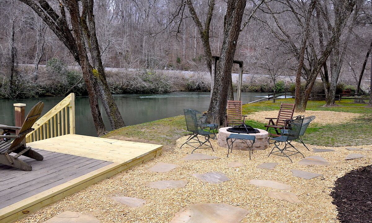 Photo of Outdoor in Mineral Bluff