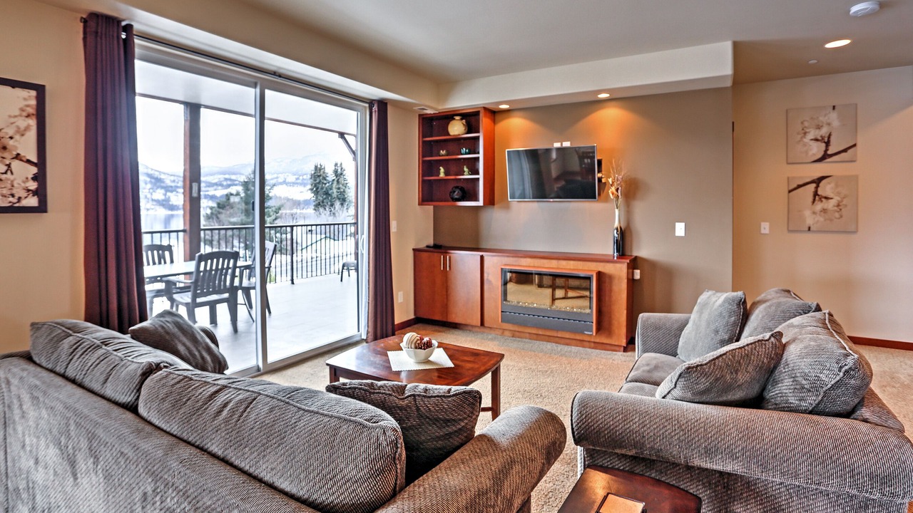 Photo of Livingroom in Manson