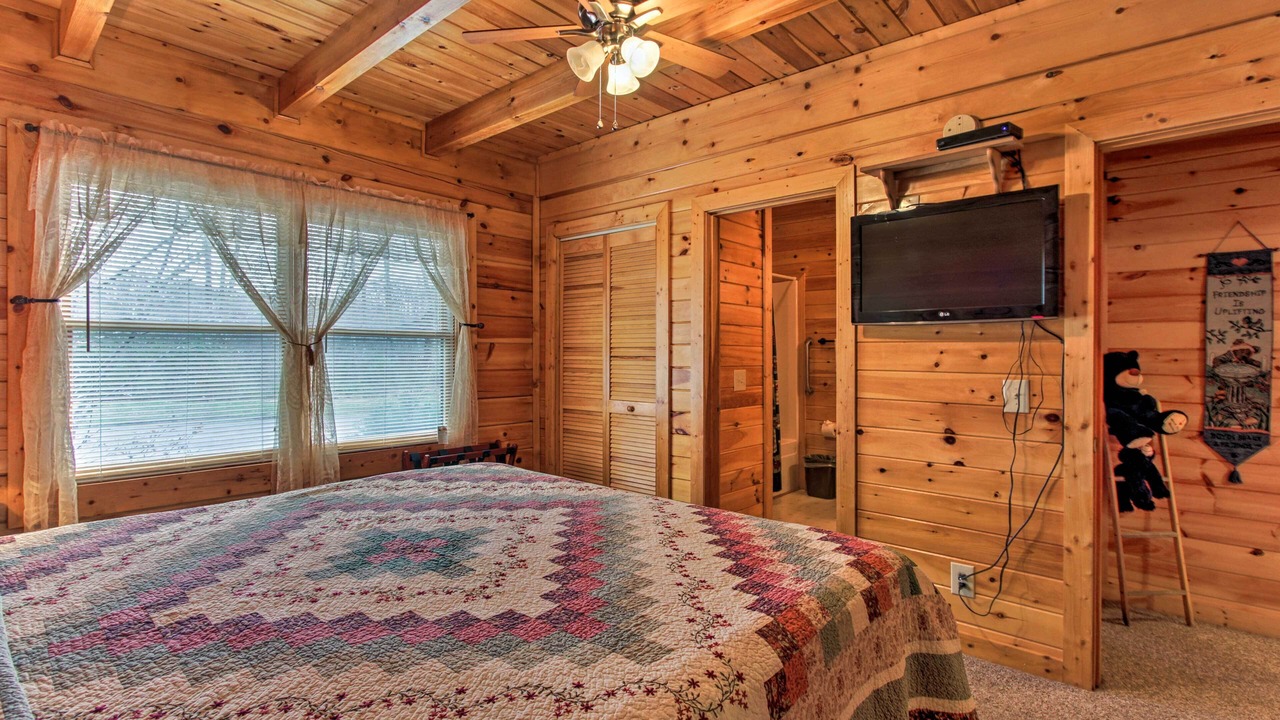 Photo of Bedroom in Sevierville