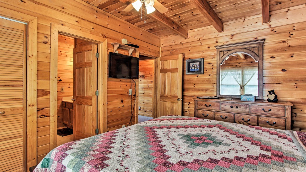 Photo of Bedroom in Sevierville