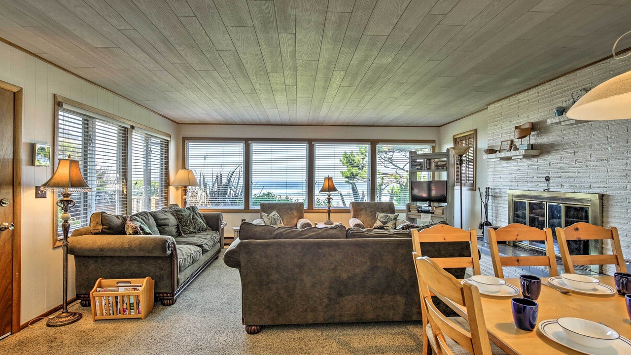 Photo of Livingroom in Arch Cape