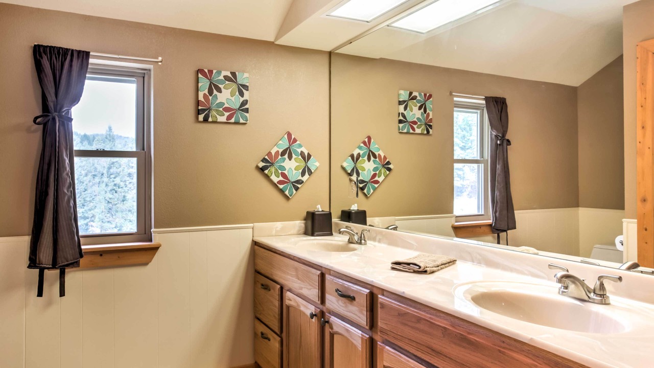 Photo of Bathroom in Cloudcroft