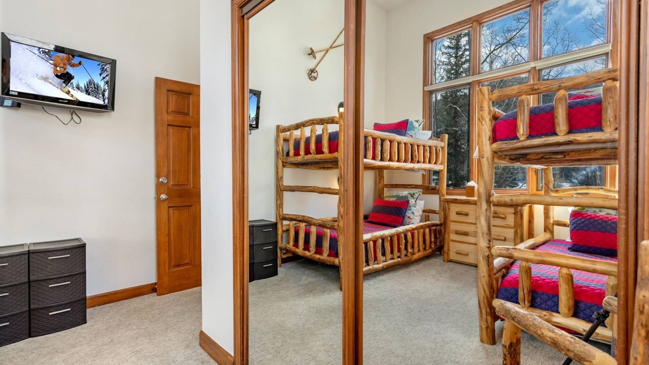 Photo of Bedroom in Highlands Townhomes