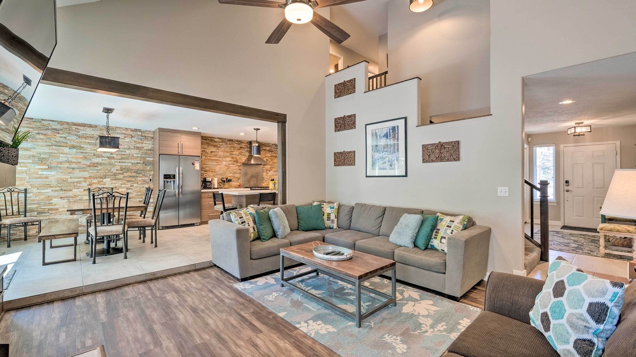 Photo of Livingroom in Cottonwood Heights