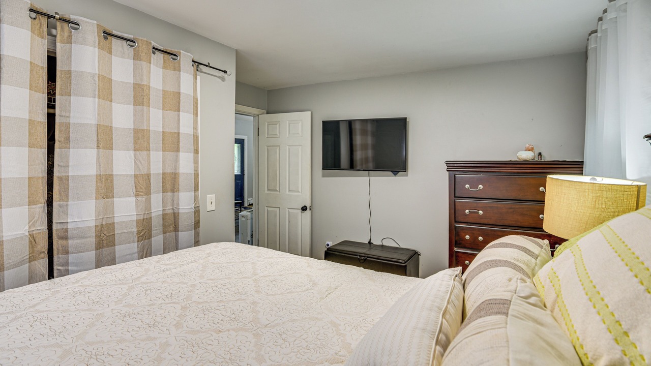 Photo of Bedroom in East Greenwich