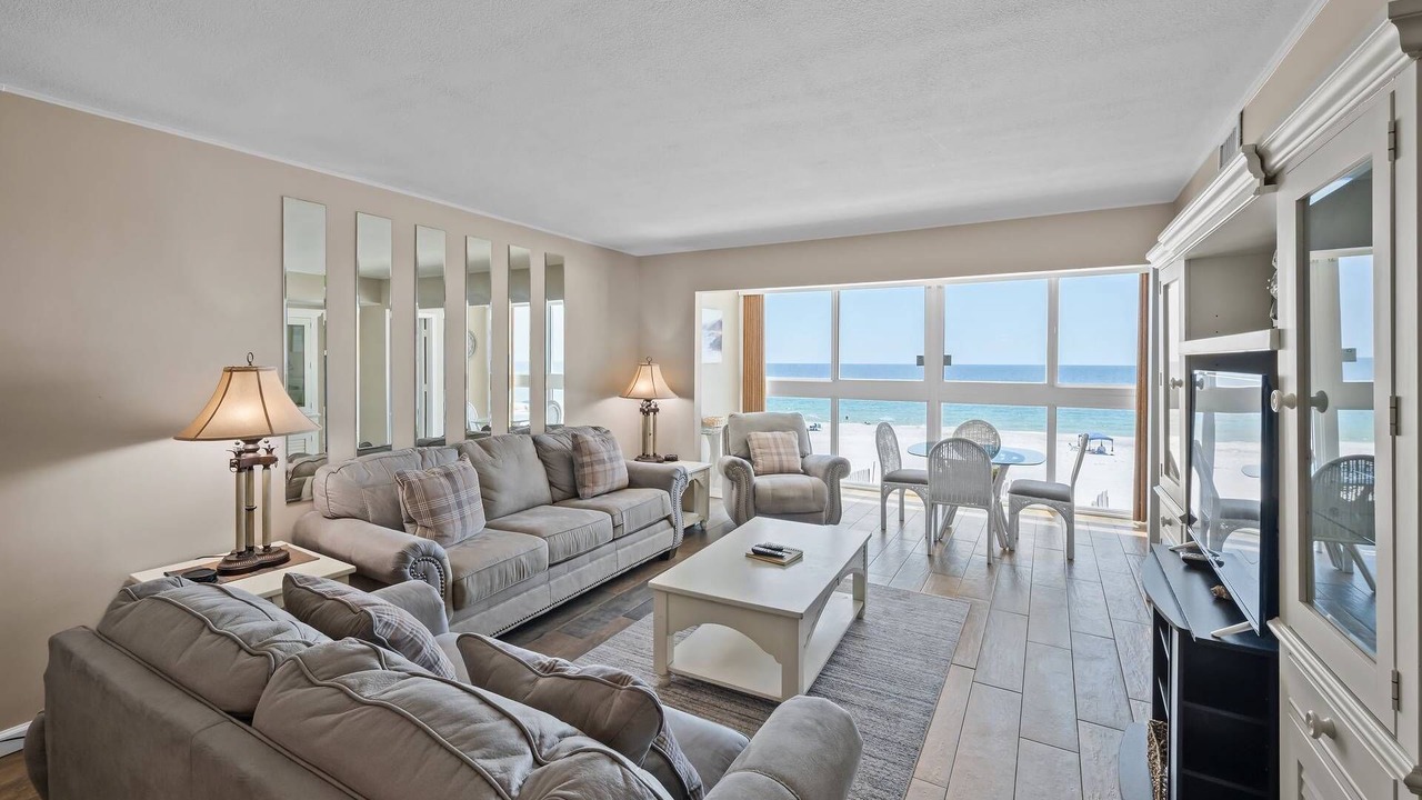 Photo of Livingroom in Gulf Shores
