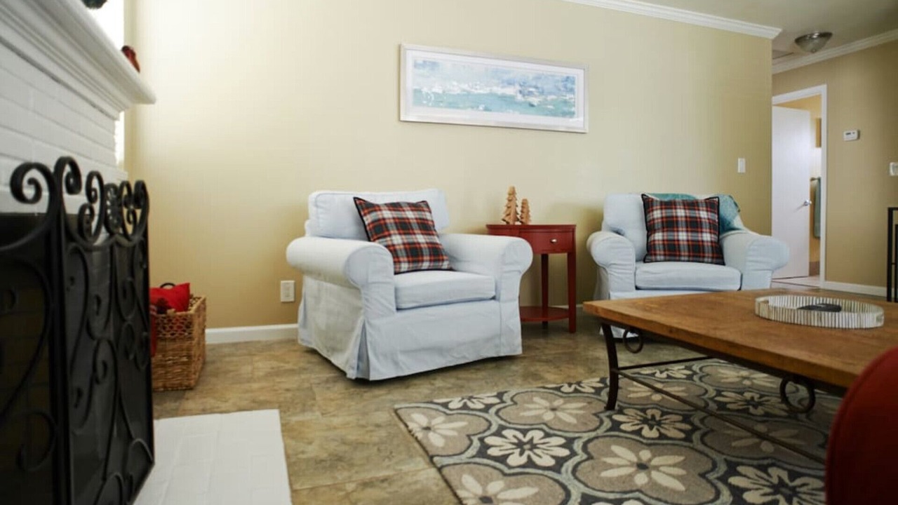 Photo of Livingroom in Stanford