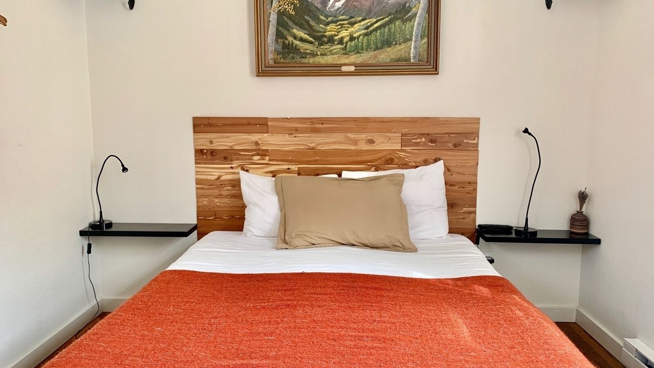 Photo of Bedroom in Idaho Springs