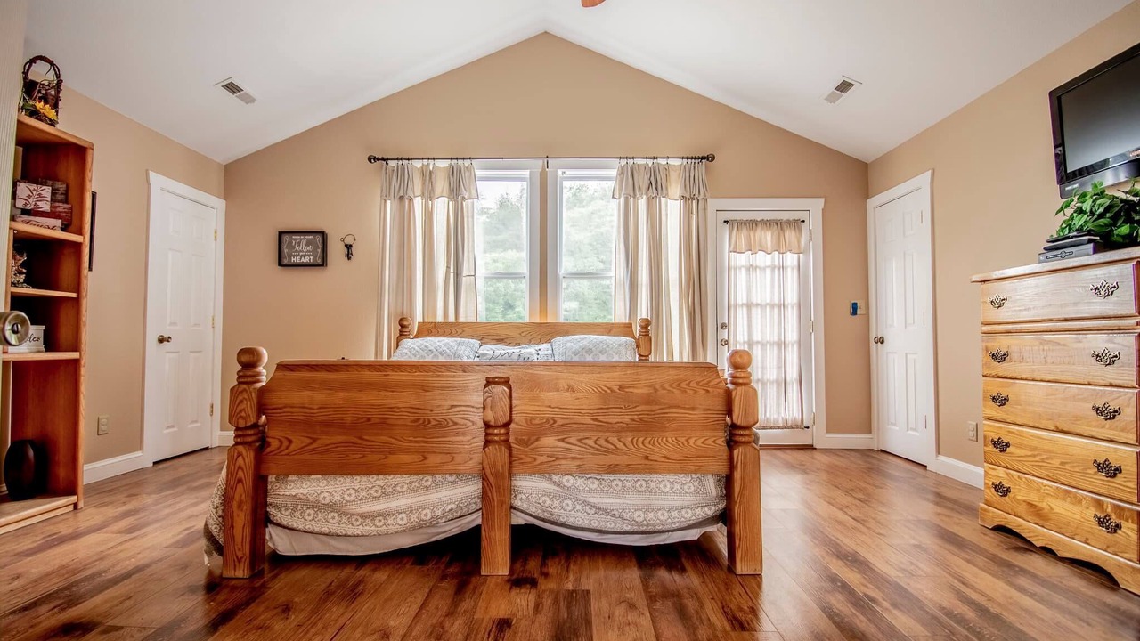 Photo of Bedroom in Parrottsville