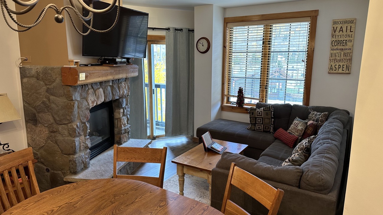 Photo of Livingroom in River Run