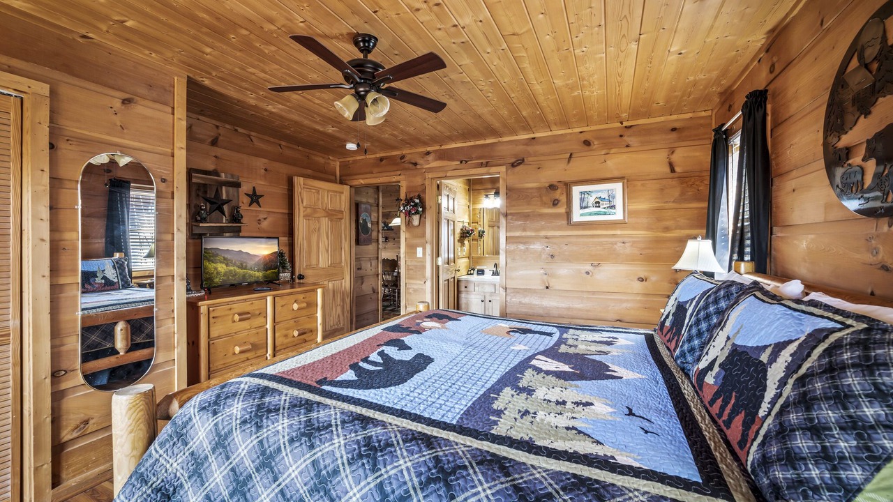 Photo of Bedroom in Gatlinburg - Pigeon Forge