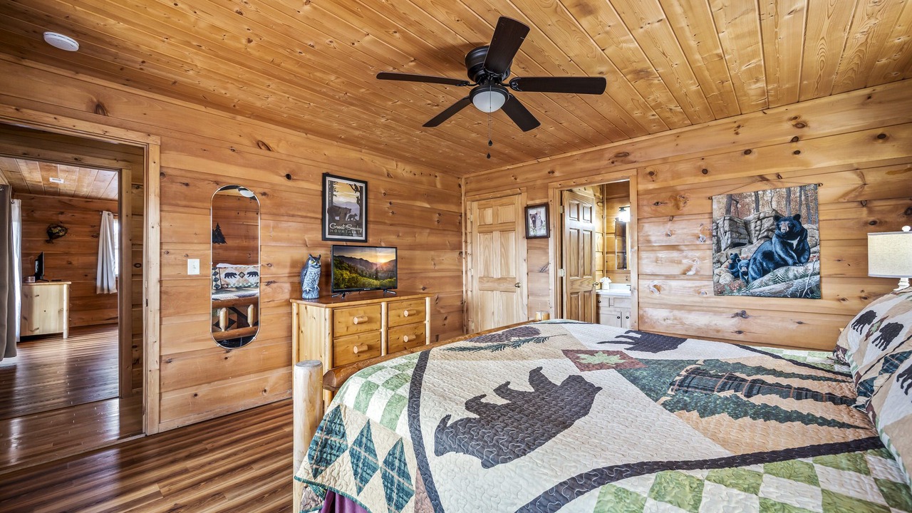 Photo of Bedroom in Gatlinburg - Pigeon Forge