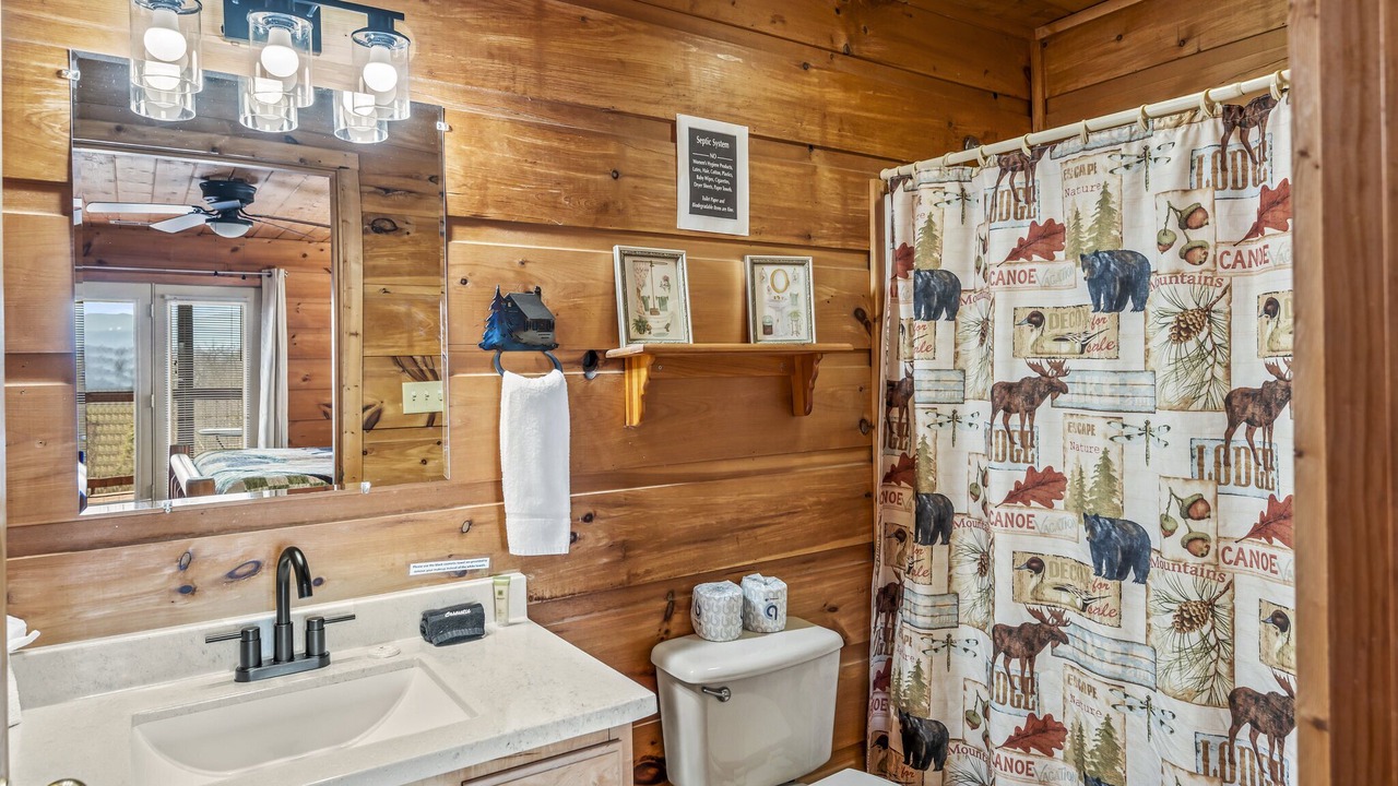 Photo of Bathroom in Gatlinburg - Pigeon Forge