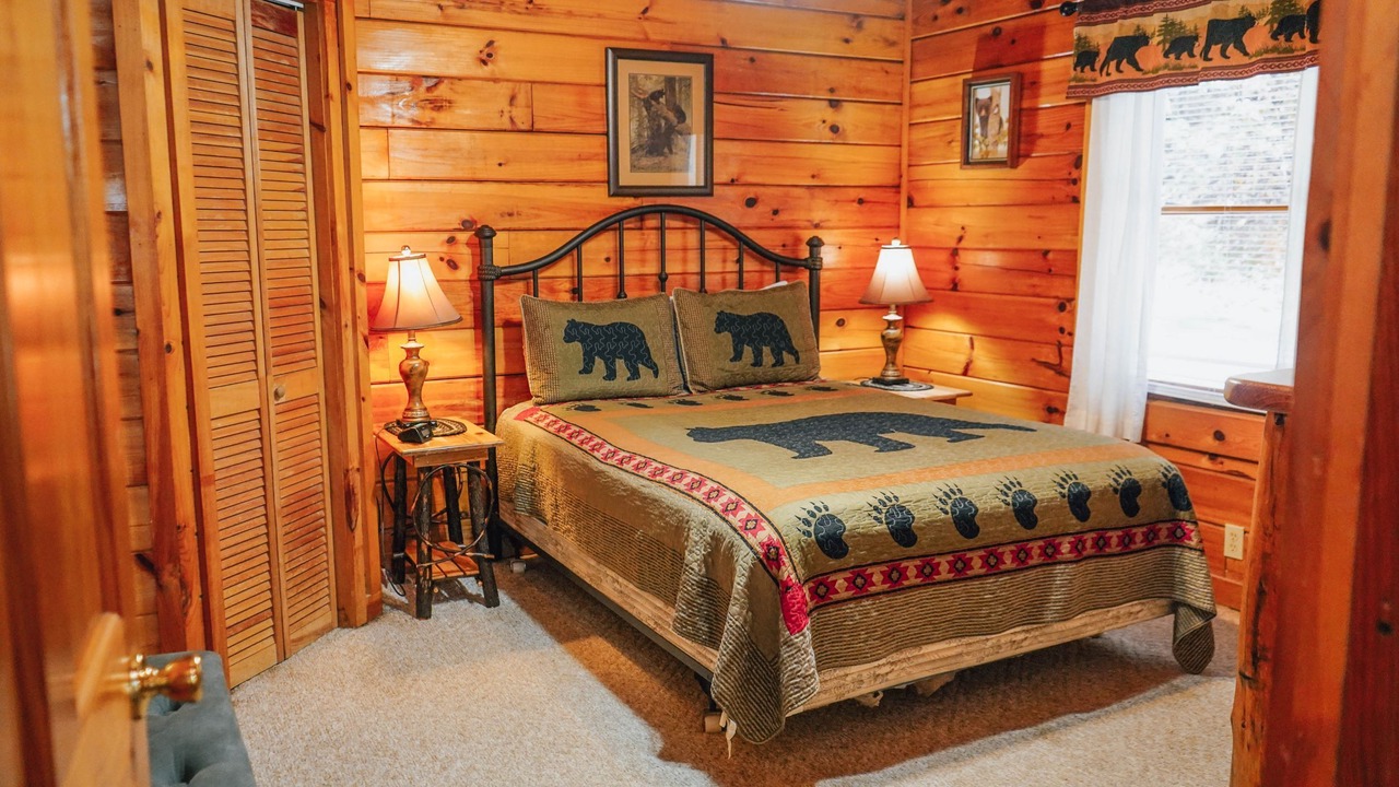 Photo of Bedroom in Gatlinburg - Pigeon Forge