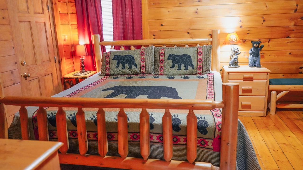 Photo of Bedroom in Gatlinburg - Pigeon Forge