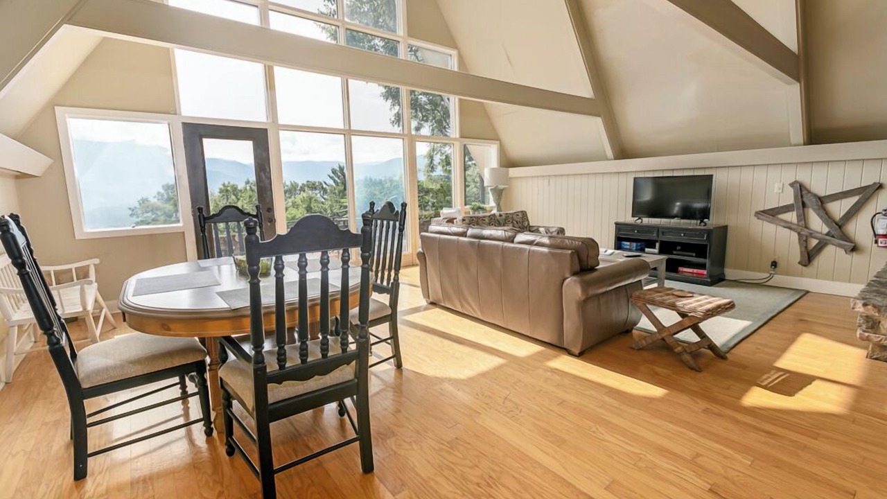 Photo of Livingroom in Chalet Village