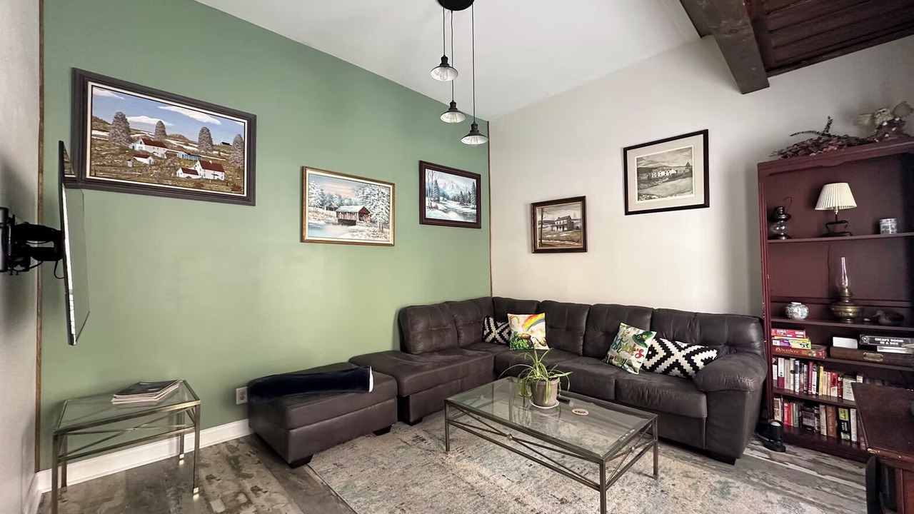 Photo of Livingroom in Ashfield