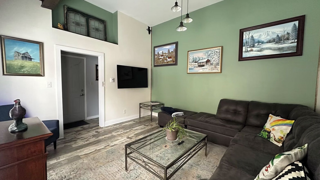 Photo of Livingroom in Ashfield
