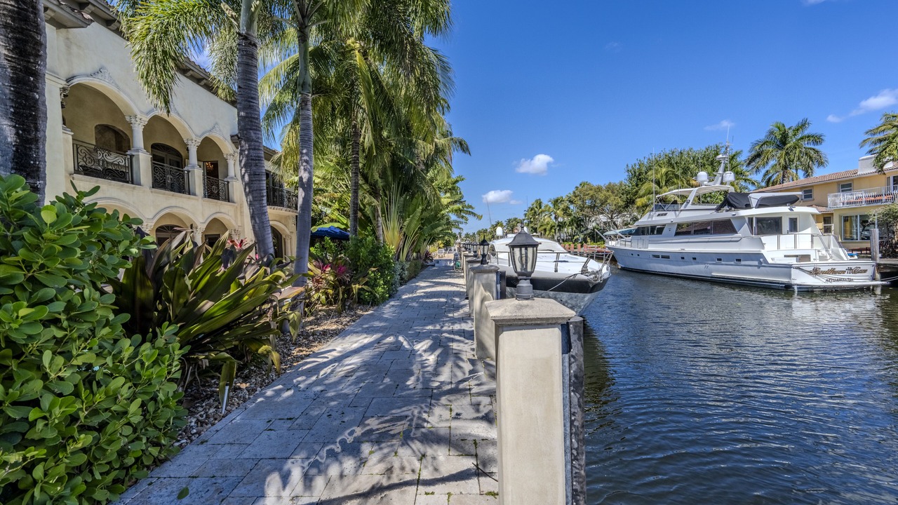 Photo of Others in Las Olas Isles