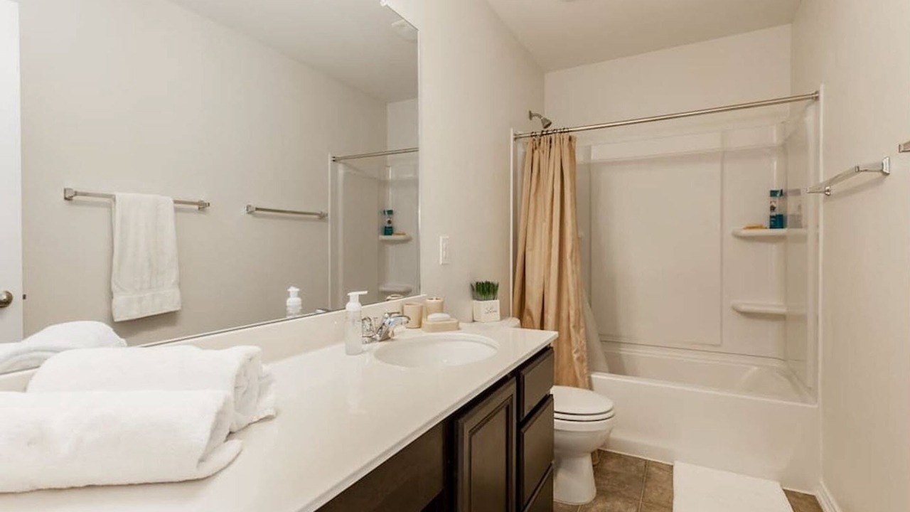 Photo of Bathroom in Del Valle