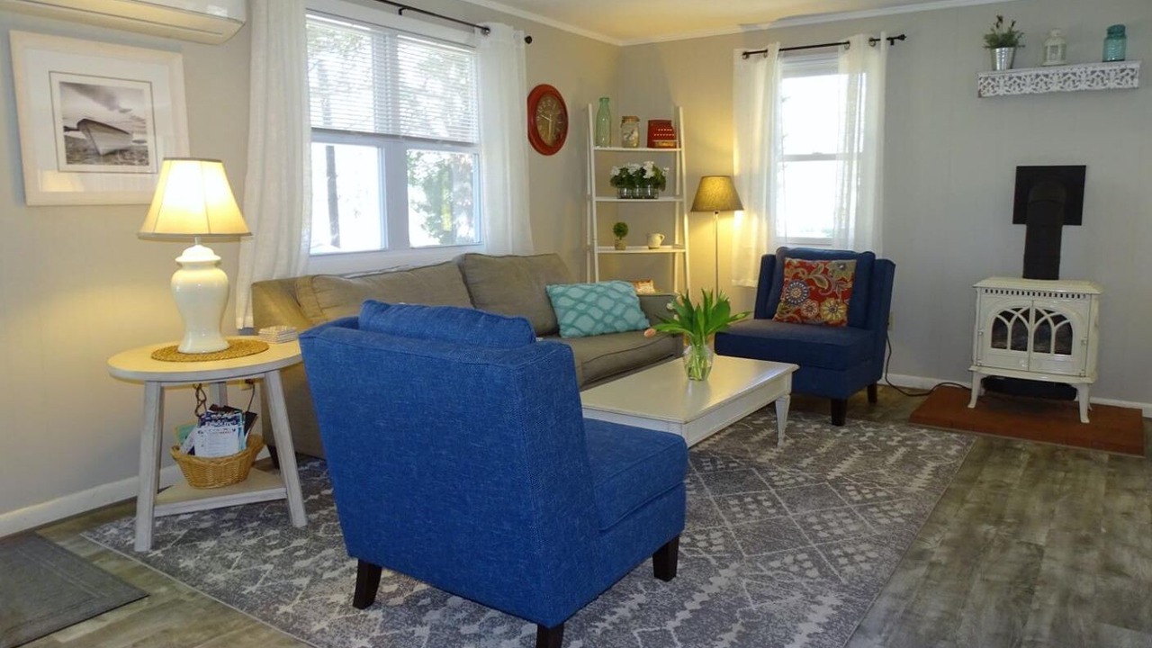 Photo of Livingroom in Campground Landing
