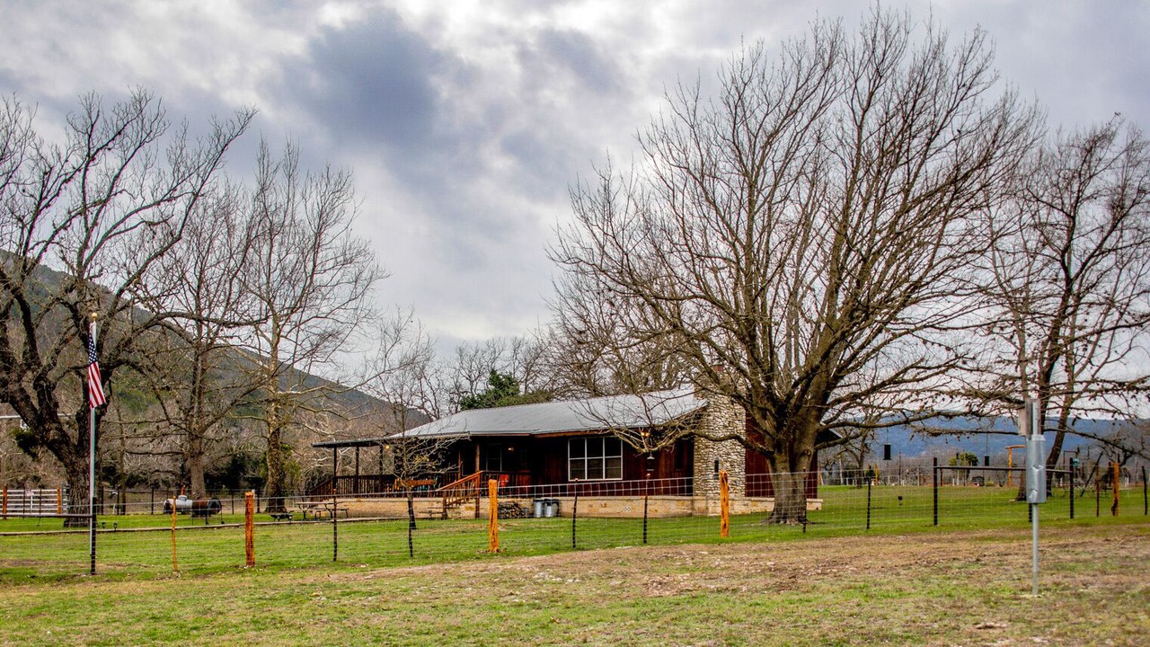 Photo of Outdoor in Leakey