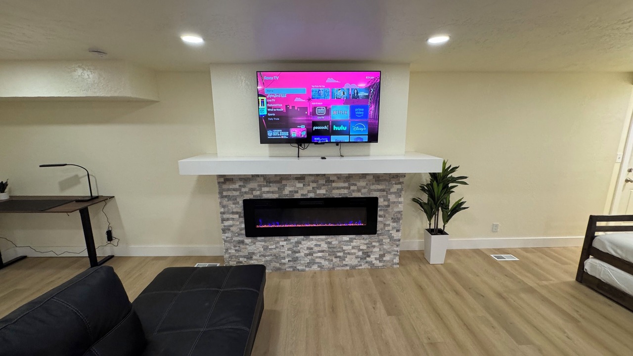 Photo of Livingroom in Midvale