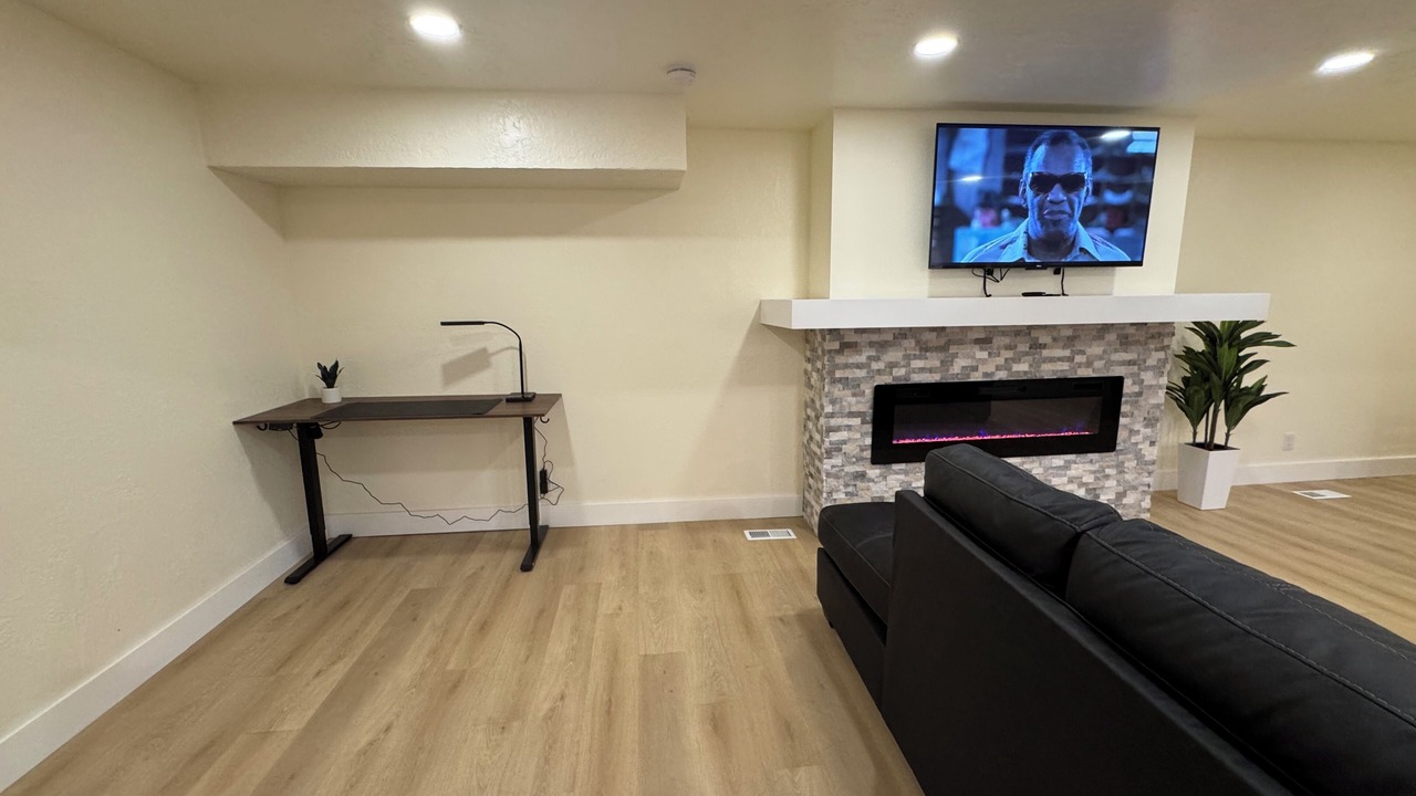 Photo of Livingroom in Midvale