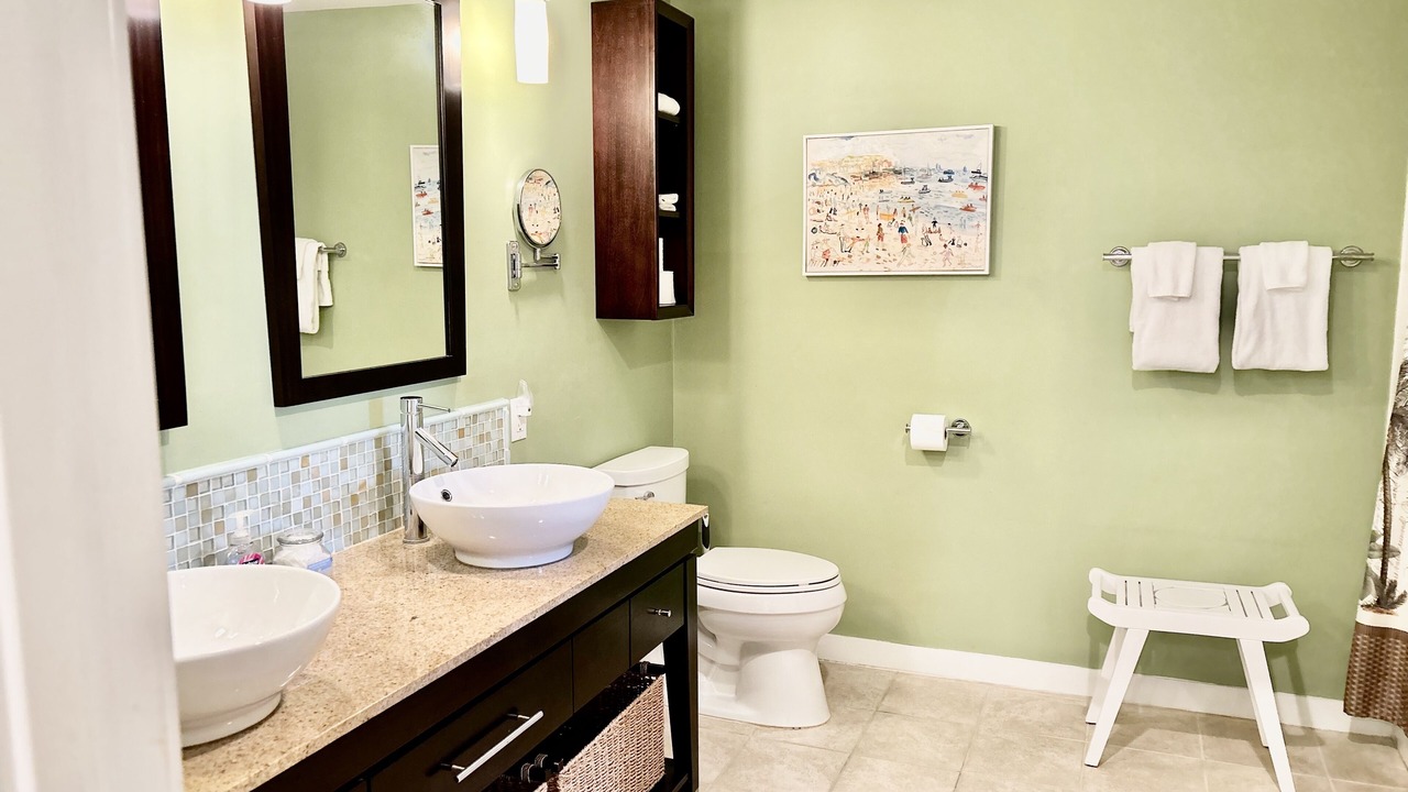 Photo of Bathroom in Baytowne Wharf