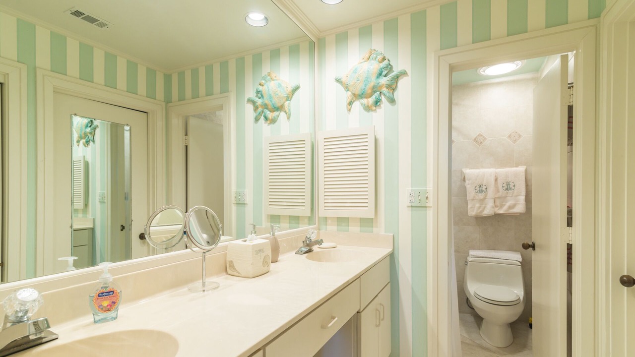 Photo of Bathroom in Debordieu Colony
