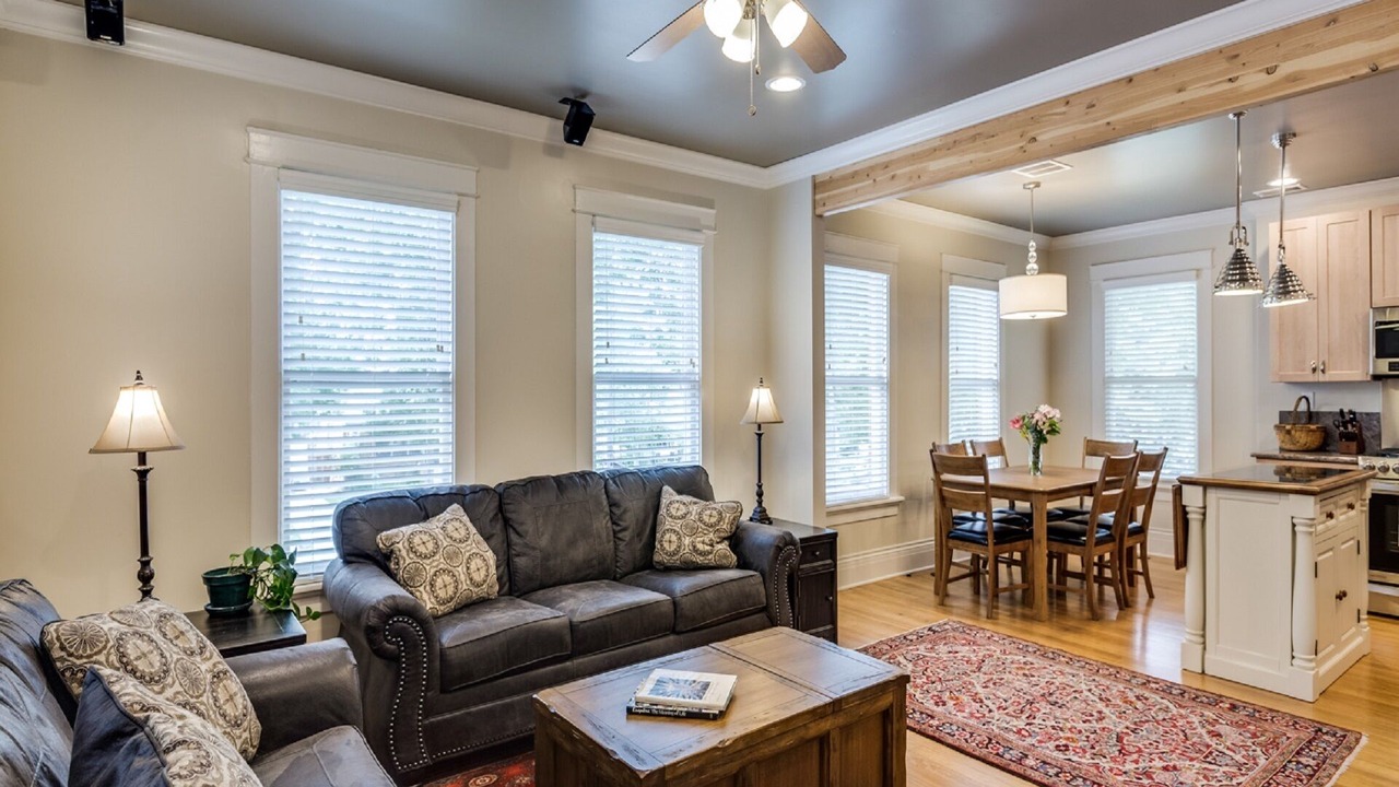 Photo of Livingroom in University Park
