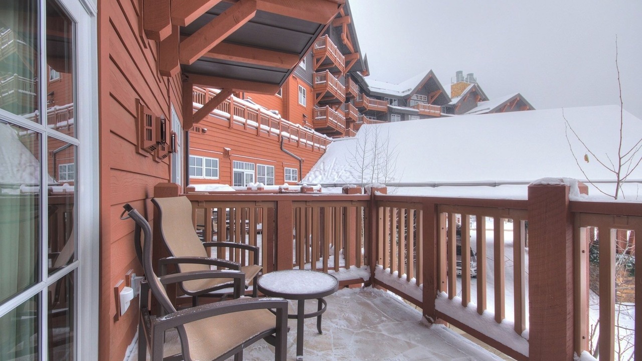 Photo of Outdoor in Peak 8